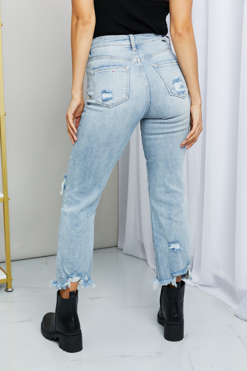 Distressed Cropped Jeans