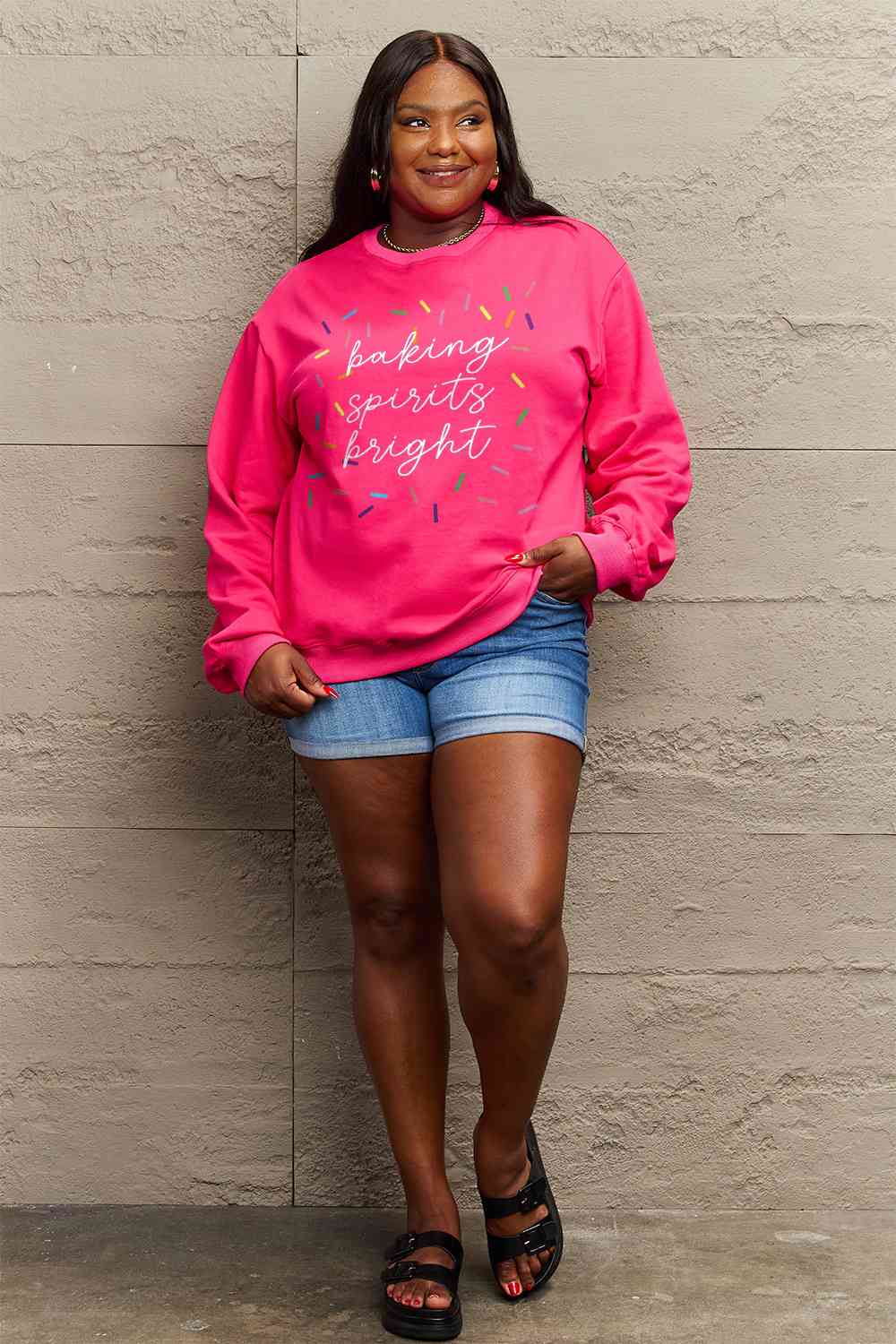 Graphic Round Neck Long Sleeve Sweatshirt