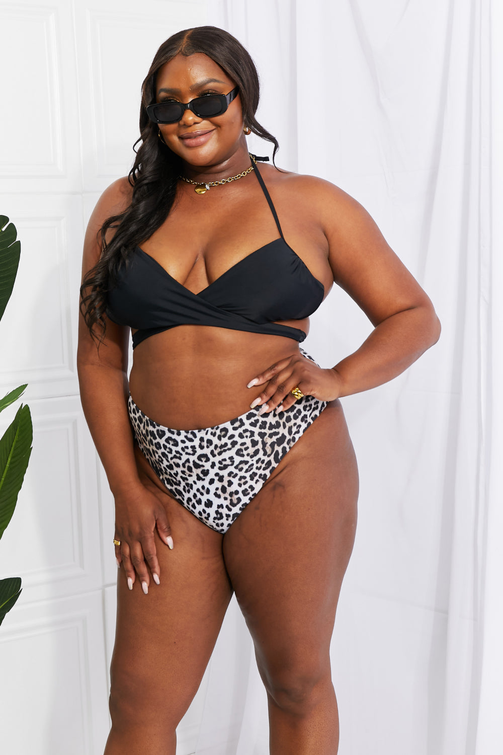Summer Splash Halter Swimsuit Bikini Set in Black
