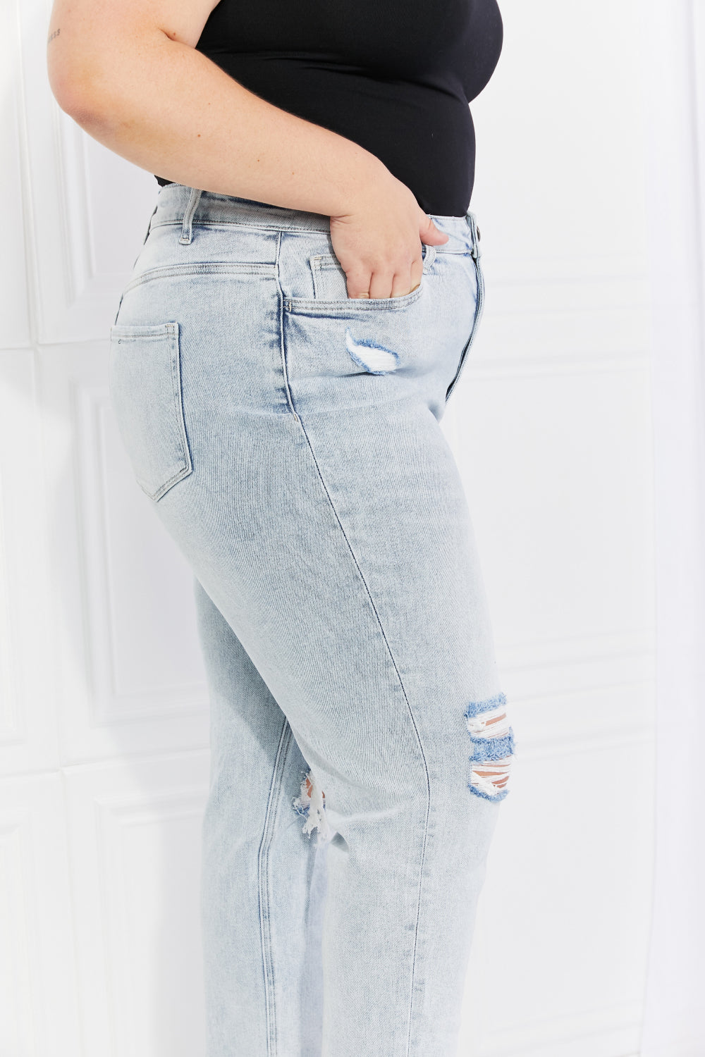 Distressed Cropped Jeans