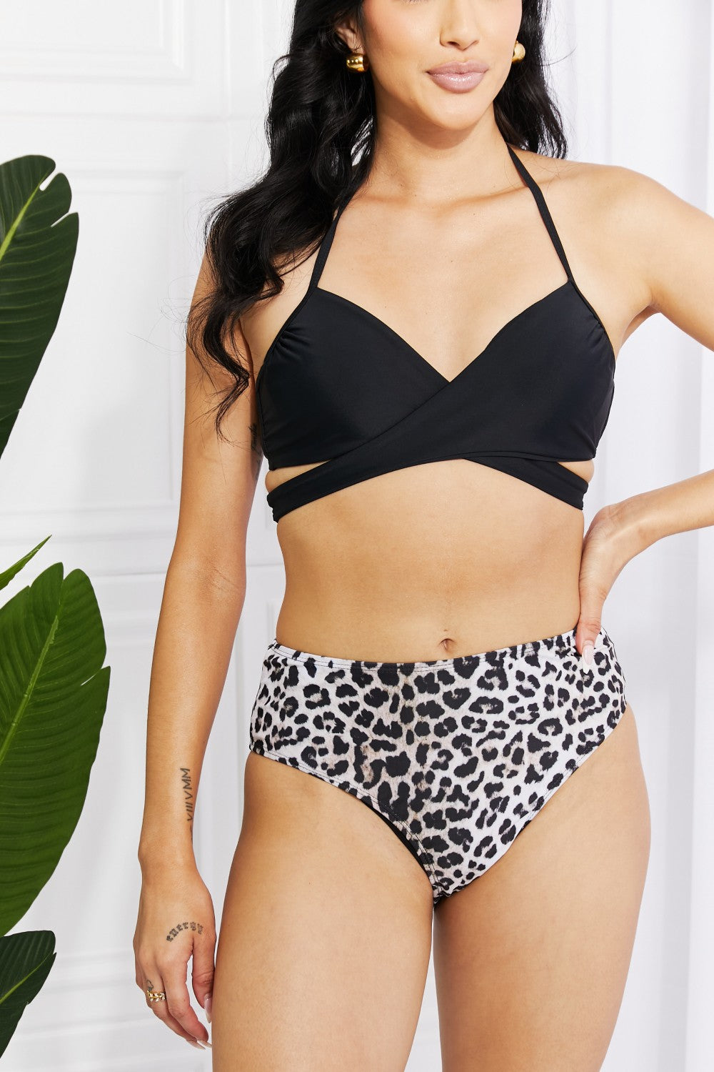 Summer Splash Halter Swimsuit Bikini Set in Black