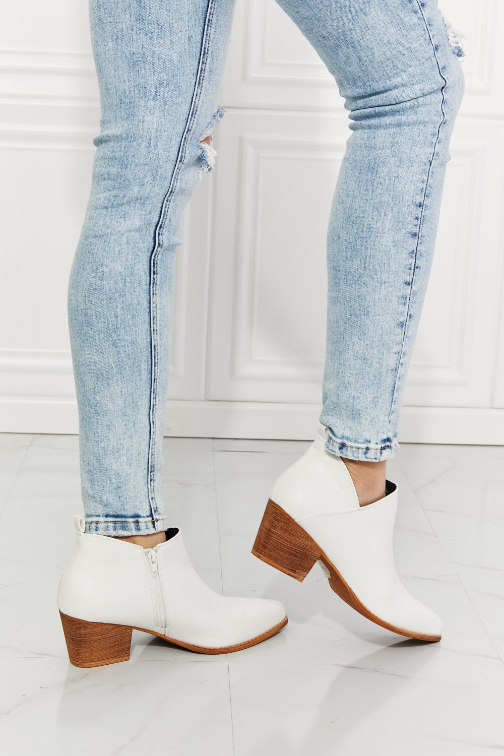 MMShoes Trust Yourself Crossover Cowboy Bootie in White