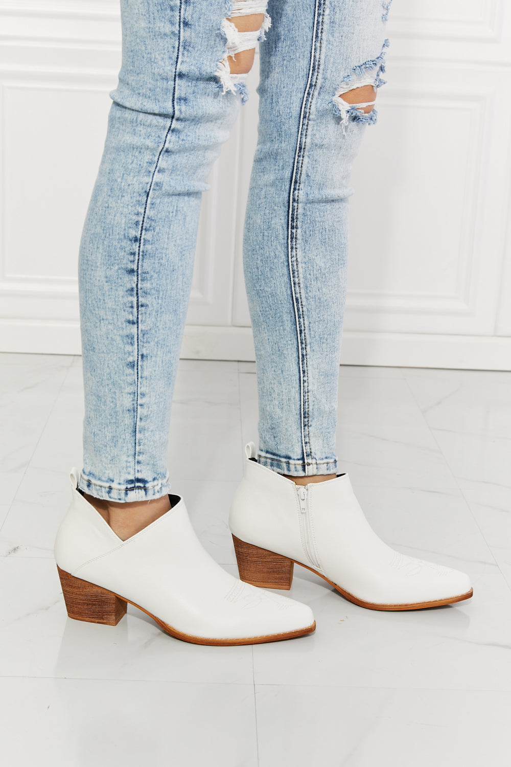 MMShoes Trust Yourself Crossover Cowboy Bootie in White