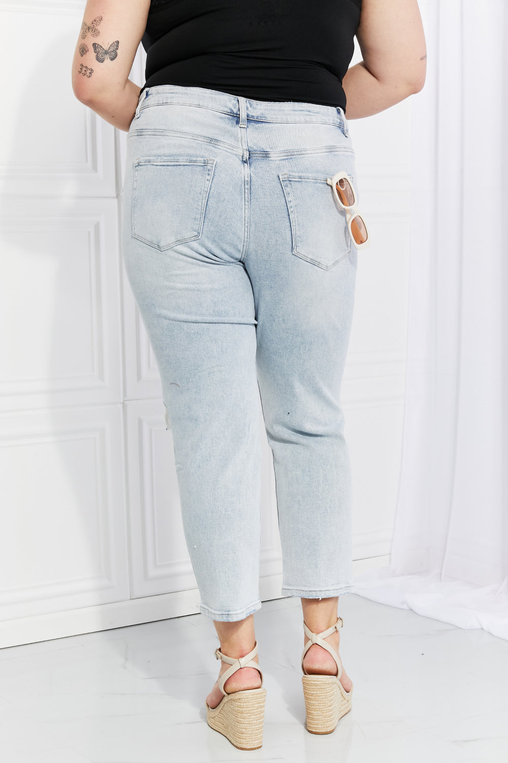 Distressed Cropped Jeans