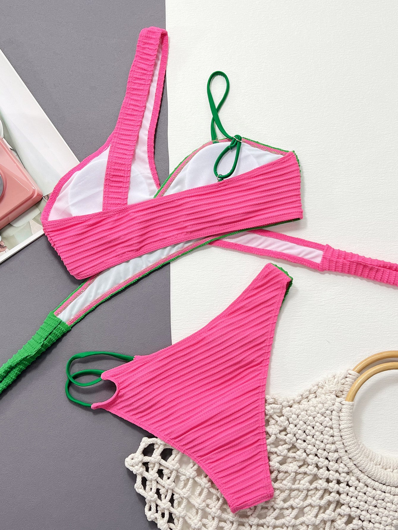 Contrast One-Shoulder Two-Piece Swimsuit Set