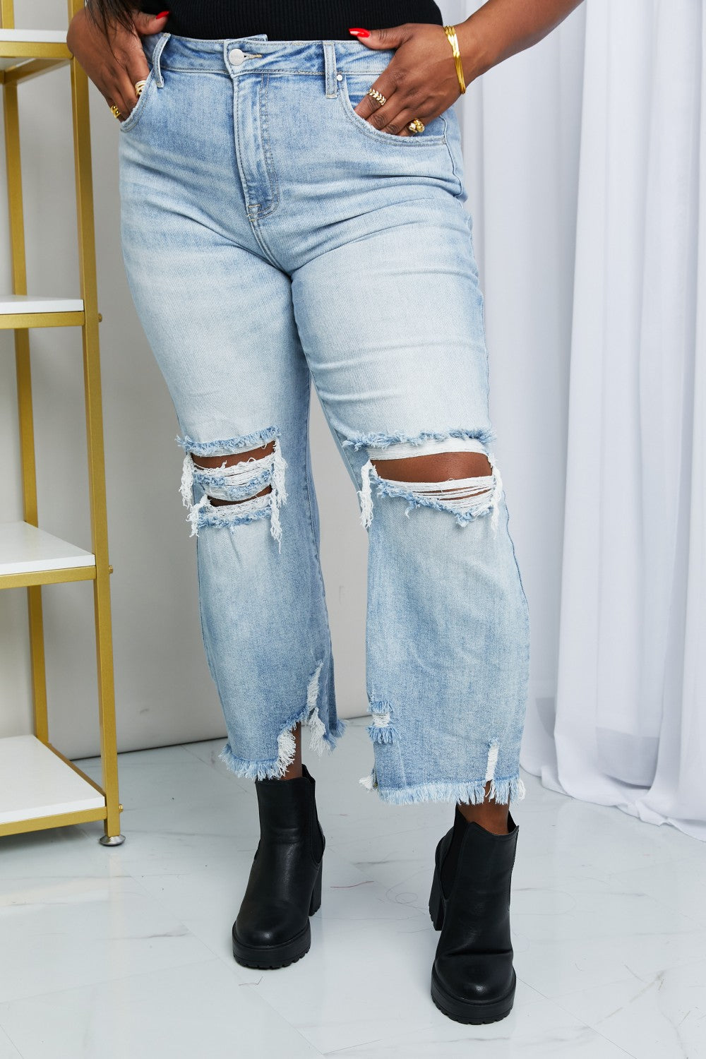 Distressed Cropped Jeans