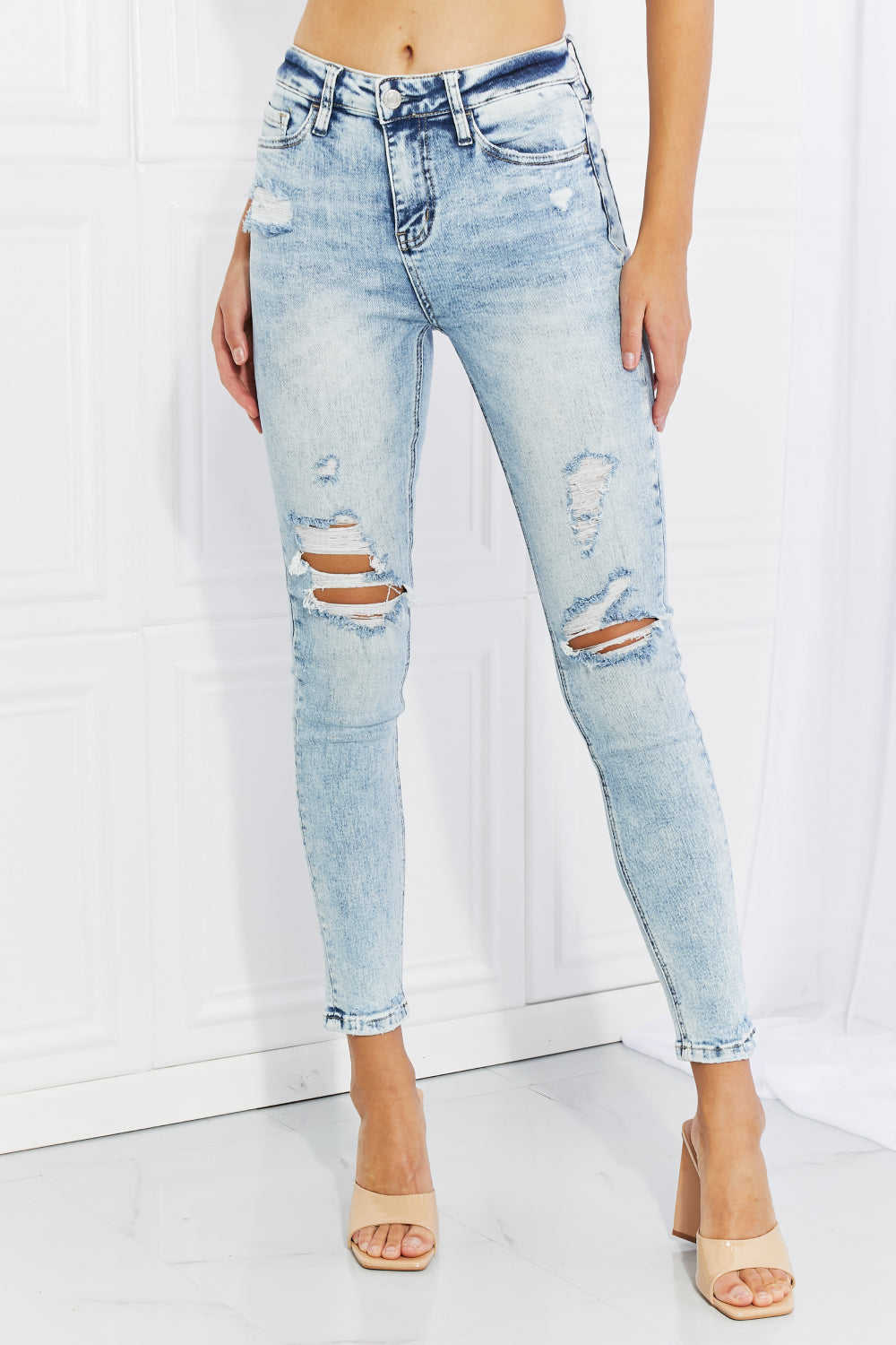 Vervet by Flying Monkey On The Road Full Size Distressed Jeans